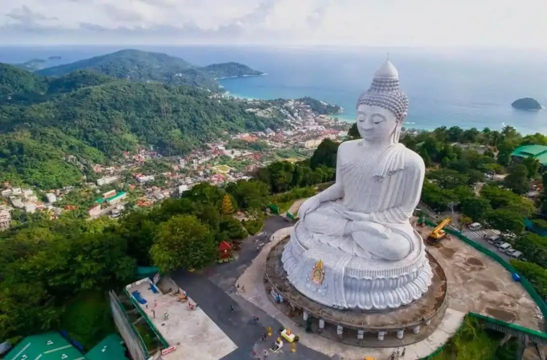 พระใหญ่ภูเก็ต บนยอดเขานาคเกิด